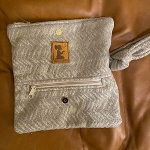 NWOT Gray and white clutch purse